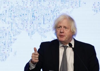 Boris Johnson utilizó contactos que hizo como primer ministro para fines comerciales, según el diario ‘The Guardian’