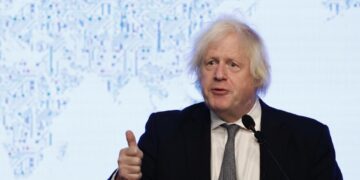 Boris Johnson utilizó contactos que hizo como primer ministro para fines comerciales, según el diario ‘The Guardian’