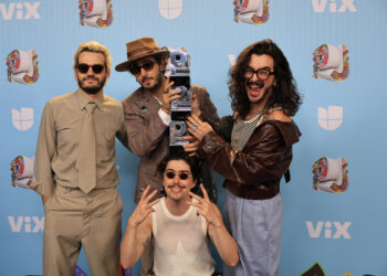 Bad Bunny y Morat arrasan en Premios Juventud mientras que Karol G es la Artista del Año