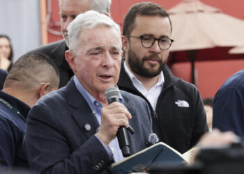 Corte Suprema confirma decisión de Tribunal que dejó en libertad al expresidente Uribe