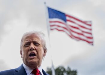 Trump designa como organización terrorista al movimiento antifascista en EE.UU.