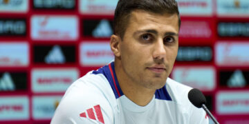 Rodri ve su sucesor al Balón de Oro entre Dembélé y Vitinha