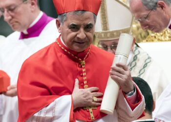 El juicio de apelación del cardenal Becciu comienza con petición de recusación del fiscal