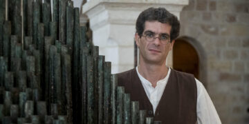 Musicólogo español toca por primera vez en Jerusalén un órgano silenciado durante 800 años