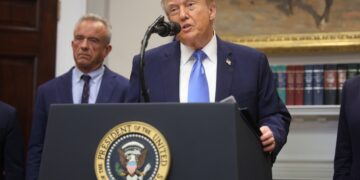 ¿El paracetamol causa autismo? Trump advirtió sobre su uso