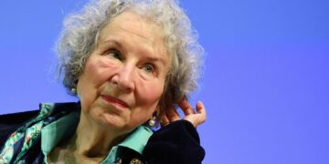 Margaret Atwood gana el III Premio Internacional Joan Margarit de Poesía