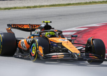 Norris por delante de Piastri en el primer libre de Baku