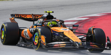 Norris por delante de Piastri en el primer libre de Baku