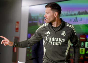 Xabi Alonso: “Estoy contento con lo que está haciendo Vinícius”