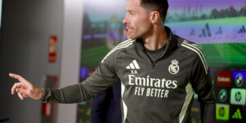 Xabi Alonso: “Estoy contento con lo que está haciendo Vinícius”