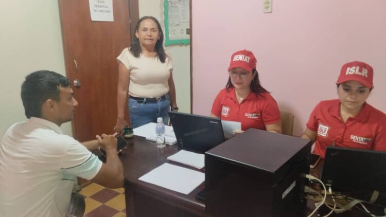  La alcaldesa María Auxiliadora Núñez exponiendo sus criterios en la reunión.