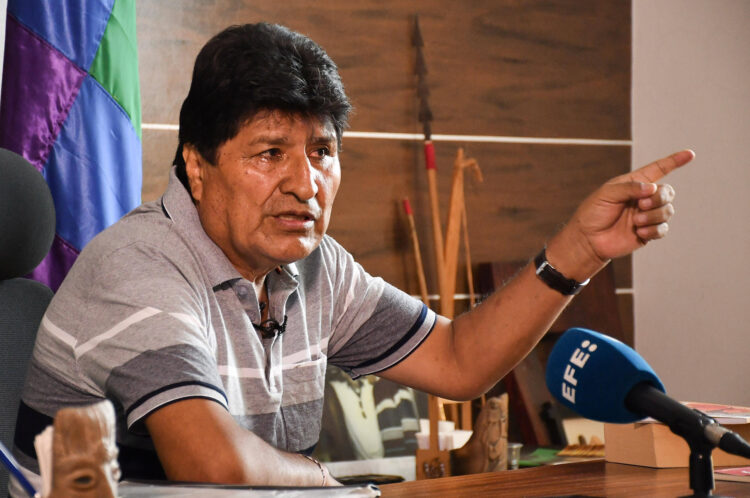 El expresidente Evo Morales (2006-2019) habla durante una entrevista con EFE este jueves, en Lauca Eñe (Bolivia). EFE/ Jorge Ábrego