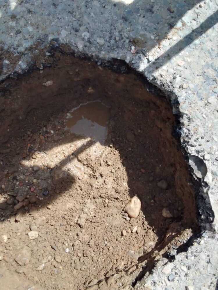 Localizada una de las fugas de agua causada por los últimos sismos.