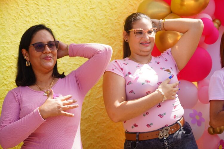 Damas que fueron objeto del diagnóstico ofrecido en Sabana de Mendoza.