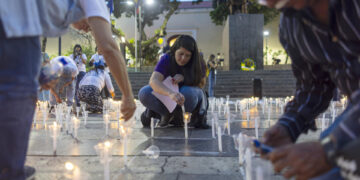 Venezolanos oran a sus próximos dos primeros santos por la libertad de presos políticos
