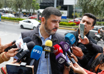 El alcalde de Guayaquil señala supuestos nexos entre detenido por bomba y empresa de Noboa
