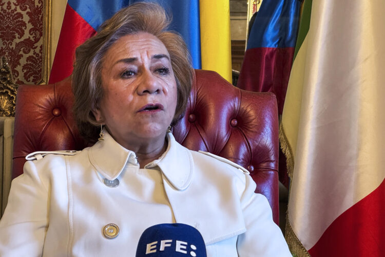La ministra de Exteriores de Colombia, Rosa Villavicencio, durante su entrevista con EFE este lunes en Roma. EFE/ Daniel Cáceres