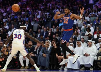 Los Knicks vuelven a ganar a los 76ers y conquistan Abu Dabi