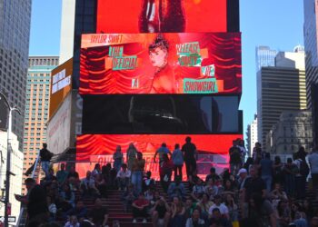 Polémica en redes sobre el parecido entre canciones de Taylor Swift y Luis Miguel