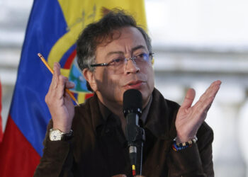 Trump llama a Petro «líder del narcotráfico» y anuncia fin de ayuda financiera a Colombia