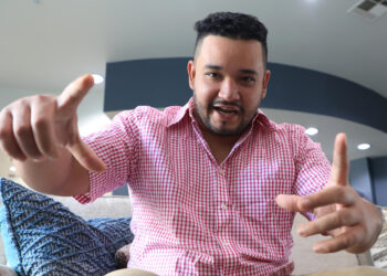“Ganó la verdad”: ex preso político venezolano celebra salida de centro migratorio en EE.UU.