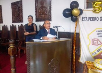 Sesión especial por los 50 años de la Escuela Técnica Comercial Robinsoniana y Zamorana «Pedro García Leal»