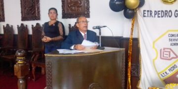 Sesión especial por los 50 años de la Escuela Técnica Comercial Robinsoniana y Zamorana «Pedro García Leal»