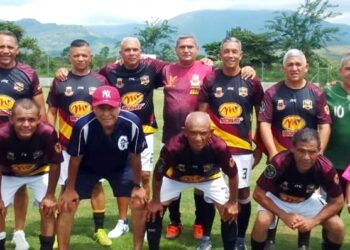 Calle Valera e Italven “lideran la Copa Navidad” del fútbol máster