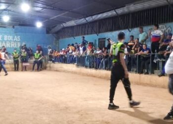Bolas Criollas: “ruge el deporte” con la inauguración de la «Copa Navidad» en La Cejita