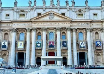 El papa canoniza a José Gregorio Hernández y Carmen Rendiles, primeros santos venezolanos