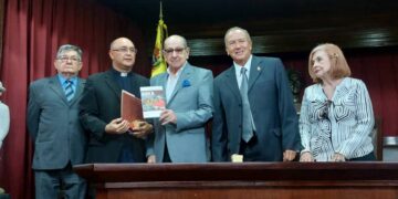 ACITRUJILLO otorga Botón al Mérito «Orgullo Trujillano» al Cardenal Baltazar Porras