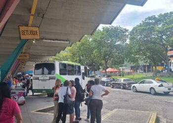 Transportistas de línea Valera-Isnotú-Betijoque se preparan para la canonización de José Gregorio Hernández