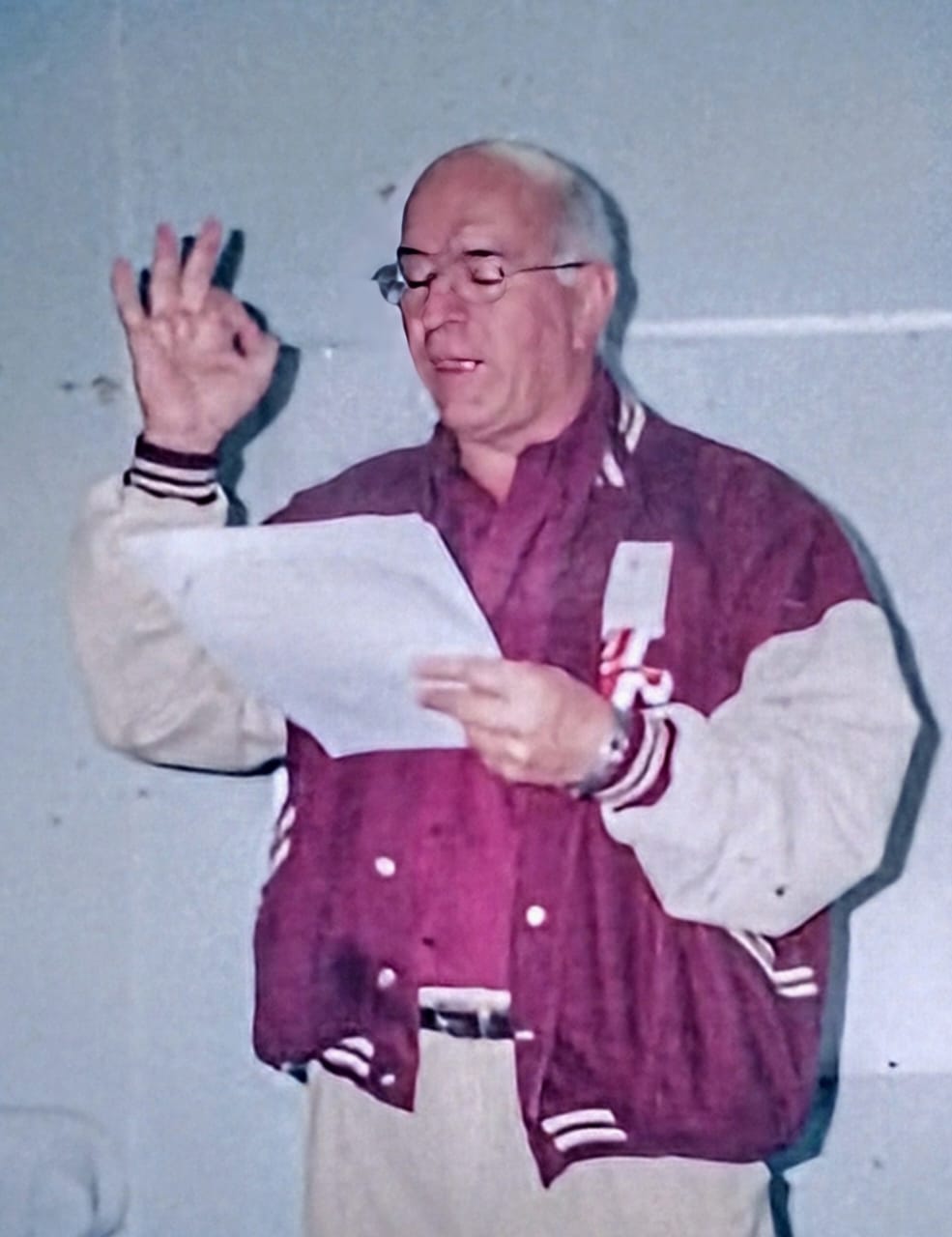 Dr. León Uzcátegui