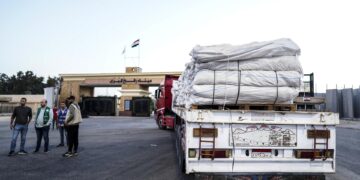 El Gobierno de Gaza: solo han llegado 986 de los 6.600 camiones de ayuda humanitaria programados