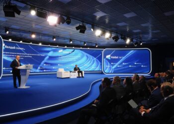 Putin responde a Trump que Rusia no es un «tigre de papel» y enumera logros en el frente