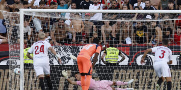 El Barça sucumbe ante el Sevilla y devuelve el liderato al Real Madrid