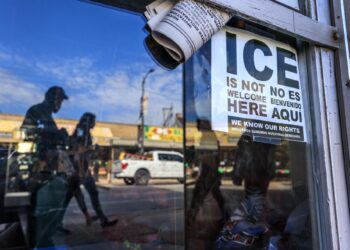 HRW: ICE recurrió a tácticas violentas para reprimir protestas migratorias en Chicago