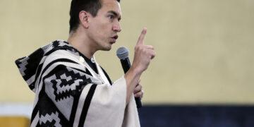 Gobierno ecuatoriano denuncia presunto intento de asesinato a Noboa en ataque a caravana presidencial