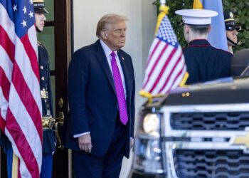 EE.UU. ataca un submarino que transportaba drogas en el Caribe, dice Trump