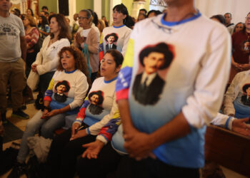 Miles de venezolanos celebran en el Vaticano la proclamación de sus dos primeros santos