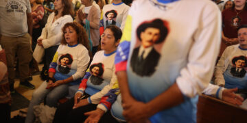 Miles de venezolanos celebran en el Vaticano la proclamación de sus dos primeros santos