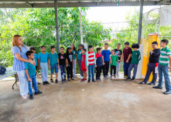Los niños venezolanos enfrentan explotación y baja escolarización en Trinidad y Tobago