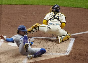 Los Dodgers vuelven a castigar a los Cerveceros