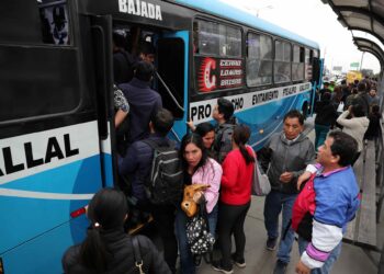 Transportistas en Lima levantan el paro, tras llegar a acuerdos con el Gobierno