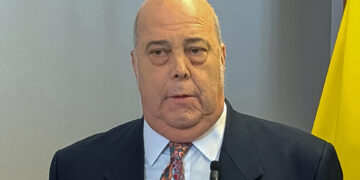 Colombia llama a consultas a su embajador en Estados Unidos en plena crisis diplomática