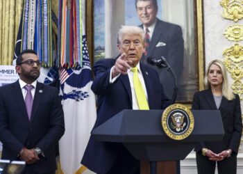 Trump autoriza operaciones de la CIA en Venezuela y considera ataques terrestres