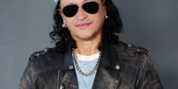 Elvis Crespo recibirá el Premio Salón de la Fama en los Billboard latinos