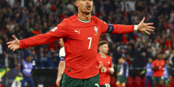 Cristiano Ronaldo, primer jugador de fútbol milmillonario