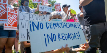 La Casa Blanca dice que por ahora no hay planes de redadas en el Super Bowl con Bad Bunny