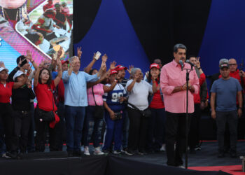 Maduro sale a la calle y convoca vigilia y marchas en protesta ante la tensión de EEUU
